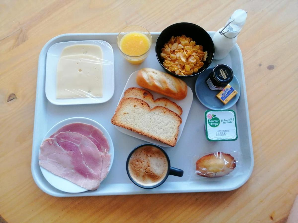 Persan Paris Par Trains, Area, Studios Avec Salle De Bain Et Kitchenette Privees, Ou, Chambres Avec Salles Bain Et Cuisines Communes מראה חיצוני תמונה