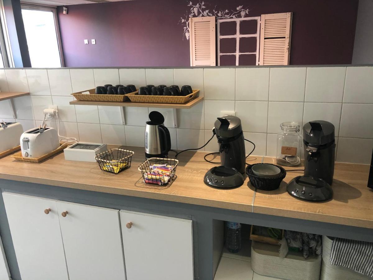 Persan Paris Par Trains, Area, Studios Avec Salle De Bain Et Kitchenette Privees, Ou, Chambres Avec Salles Bain Et Cuisines Communes מראה חיצוני תמונה