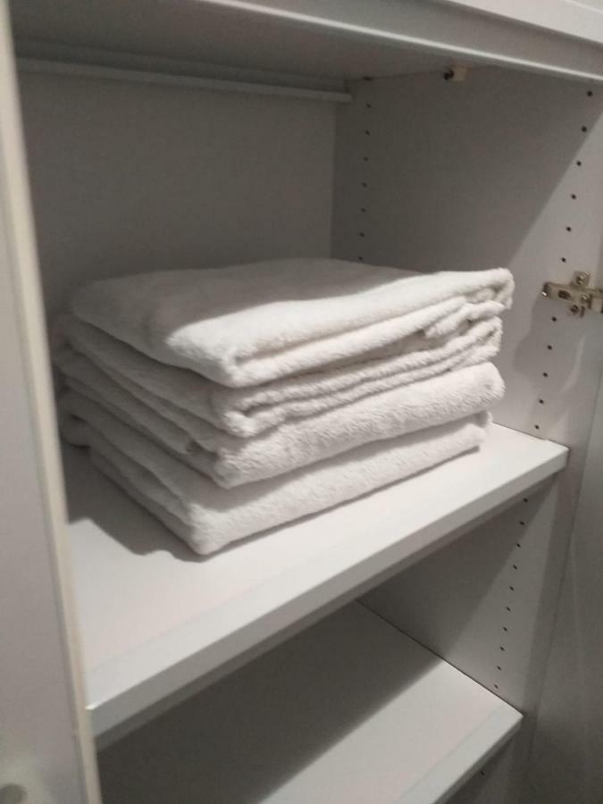 Persan Paris Par Trains, Area, Studios Avec Salle De Bain Et Kitchenette Privees, Ou, Chambres Avec Salles Bain Et Cuisines Communes מראה חיצוני תמונה